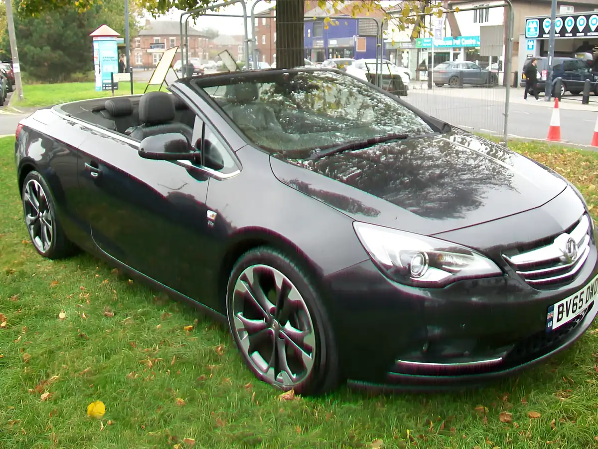 Used 2015 Vauxhall Cascada Elite Black - Interior and Exterior details 2