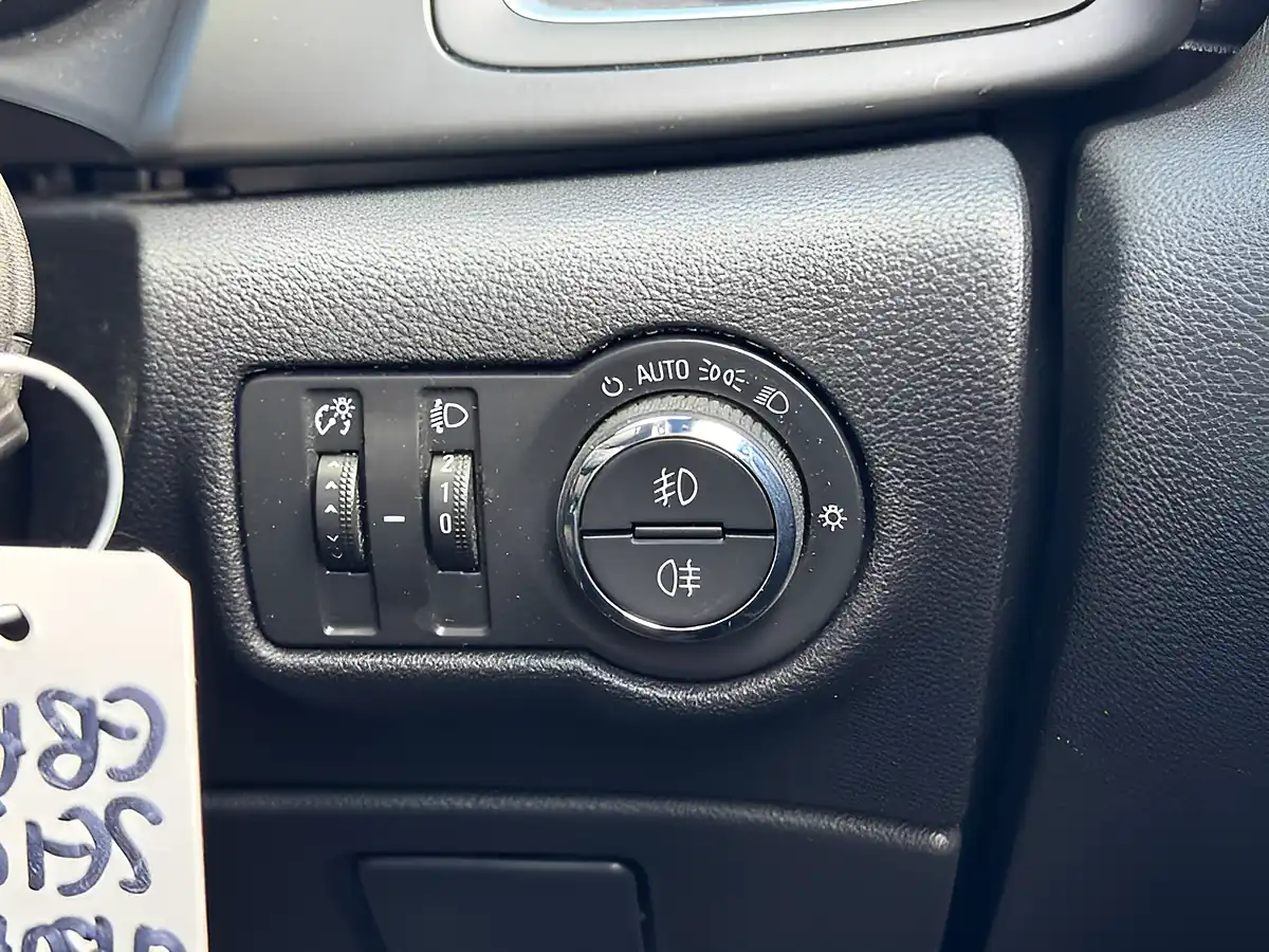 Used 2015 Vauxhall Cascada Elite S/S Summit White - Interior and Exterior details 15