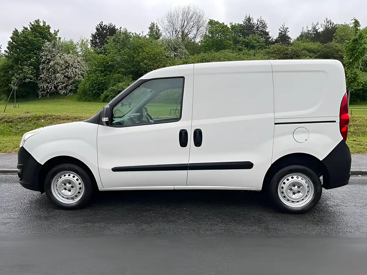 Used 2015 Vauxhall Combo Ecoflex White - Interior and Exterior details 4