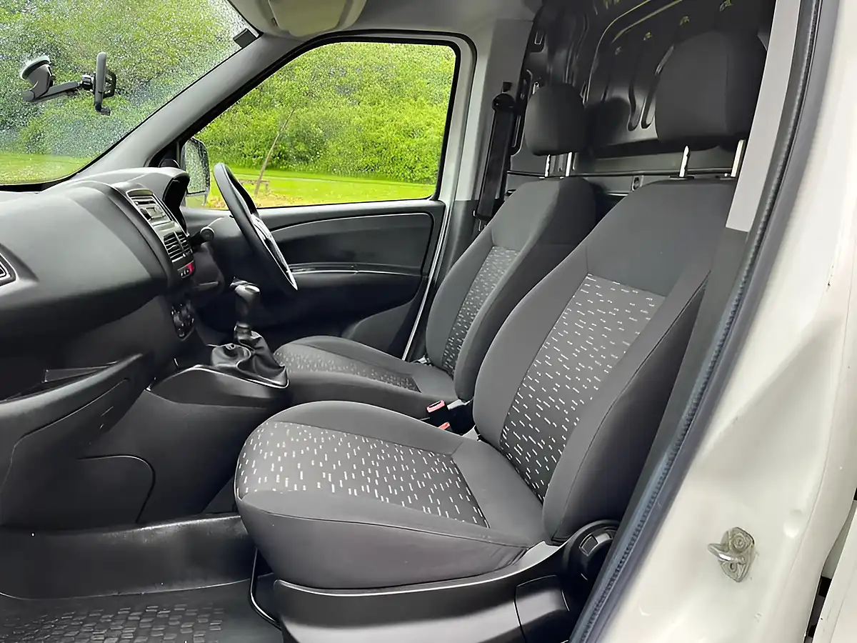 Used 2015 Vauxhall Combo Ecoflex White - Interior and Exterior details 6