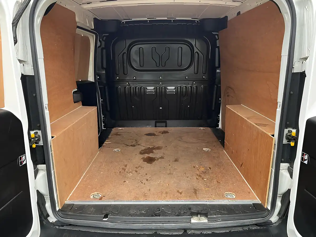 Used 2015 Vauxhall Combo Ecoflex White - Interior and Exterior details 8