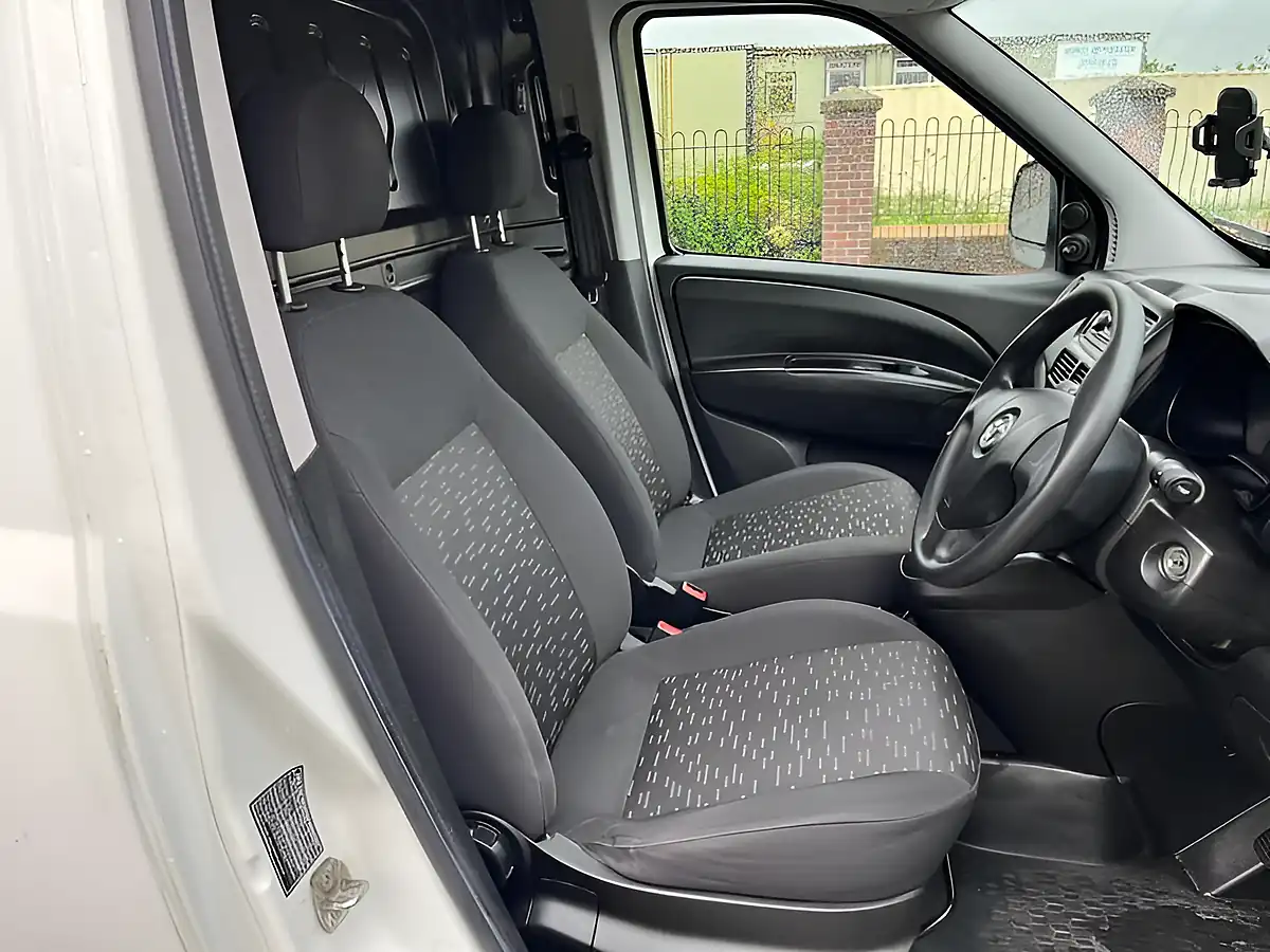 Used 2015 Vauxhall Combo Ecoflex White - Interior and Exterior details 9