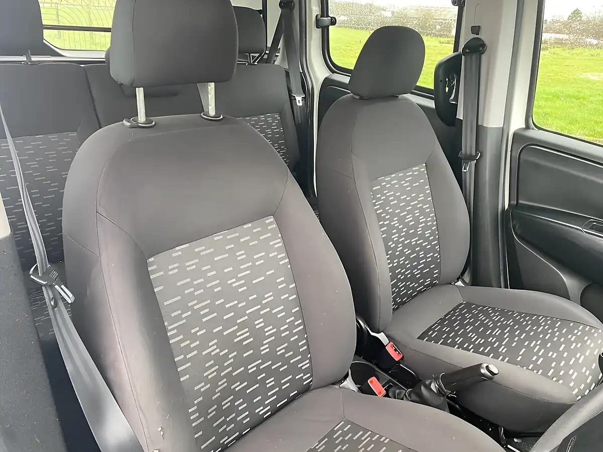 Used 2015 Vauxhall Combo Lwb Combi White - Interior and Exterior details 12