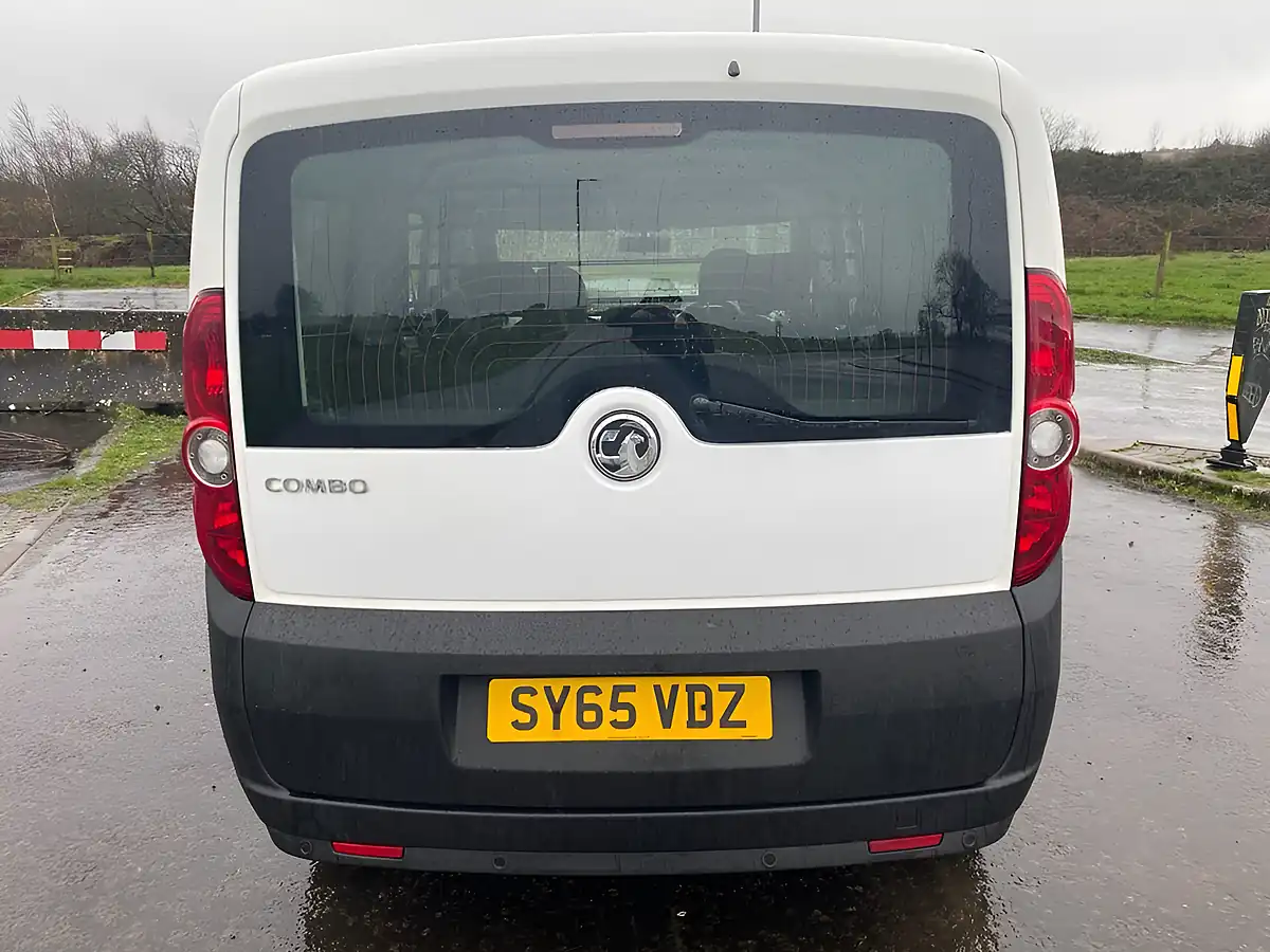 Used 2015 Vauxhall Combo Lwb Combi White - Interior and Exterior details 14