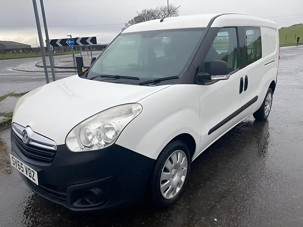 Used 2015 Vauxhall Combo Lwb Combi White - Interior and Exterior details 15