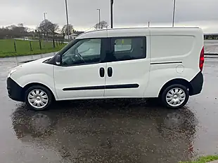 Used 2015 Vauxhall Combo Lwb Combi White - Interior and Exterior details 16