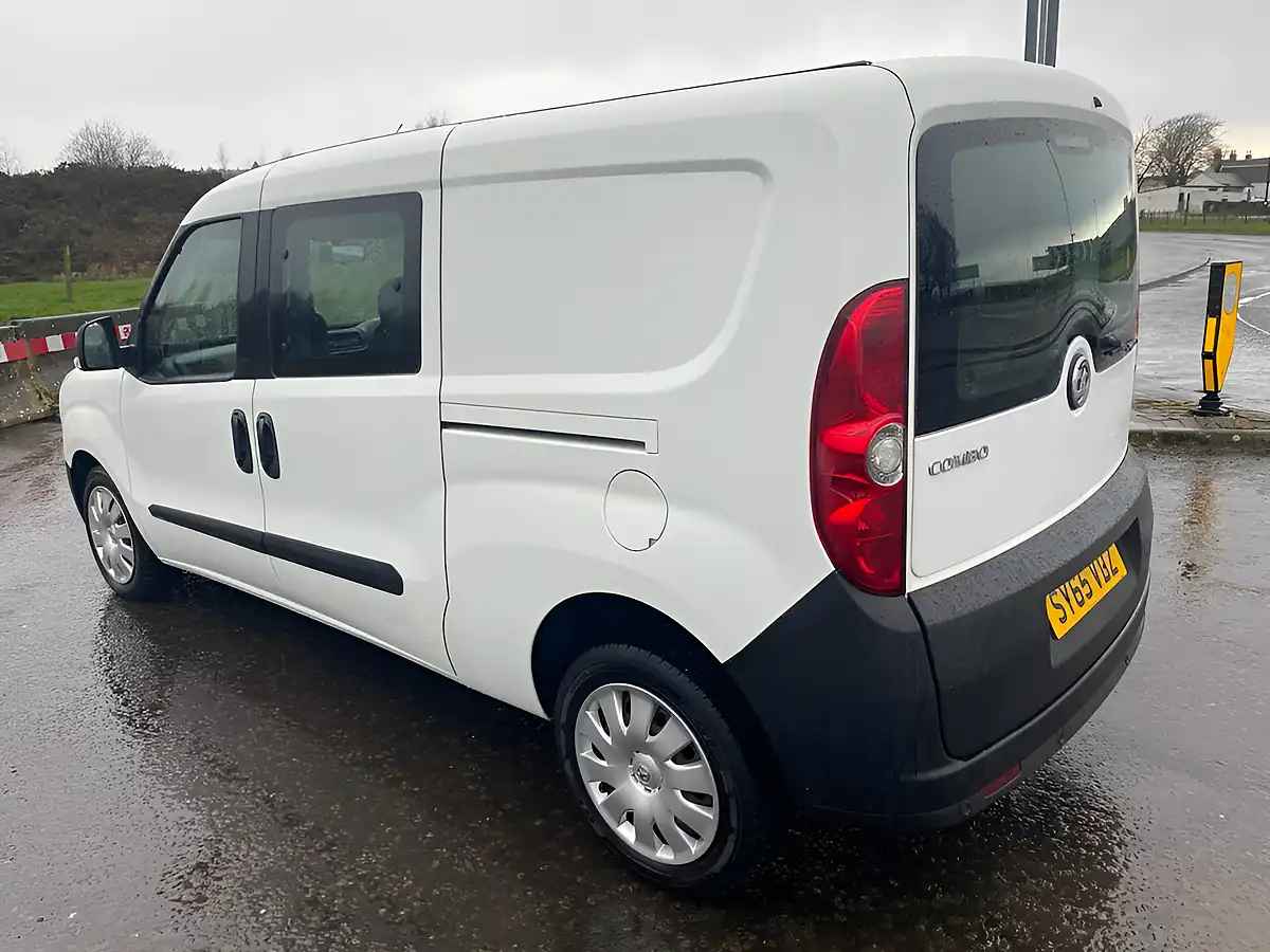 Used 2015 Vauxhall Combo Lwb Combi White - Interior and Exterior details 17