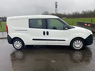 Used 2015 Vauxhall Combo Lwb Combi White - Interior and Exterior details 2