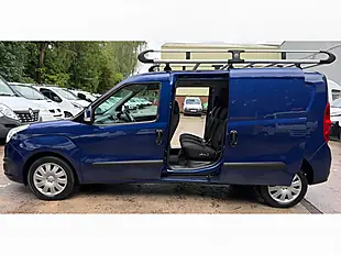 Used 2015 Vauxhall Combo Sportive Blue - Interior and Exterior details 13