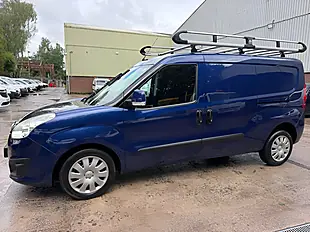 Used 2015 Vauxhall Combo Sportive Blue - Interior and Exterior details 14