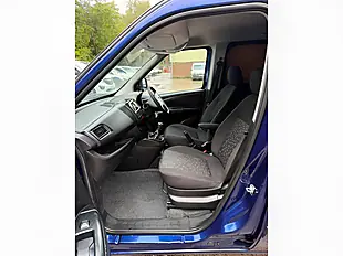 Used 2015 Vauxhall Combo Sportive Blue - Interior and Exterior details 17