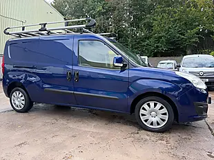 Used 2015 Vauxhall Combo Sportive Blue - Interior and Exterior details 3