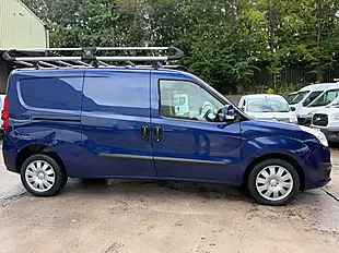 Used 2015 Vauxhall Combo Sportive Blue - Interior and Exterior details 4