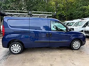 Used 2015 Vauxhall Combo Sportive Blue - Interior and Exterior details 9