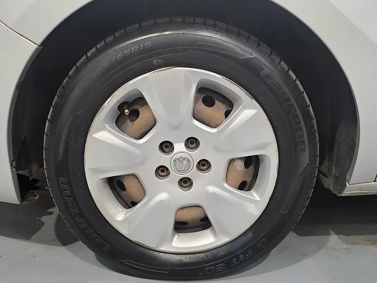 Used 2015 Vauxhall Combo Sportive Silver - Interior and Exterior details 13
