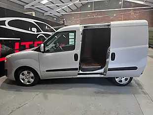 Used 2015 Vauxhall Combo Sportive Silver - Interior and Exterior details 18