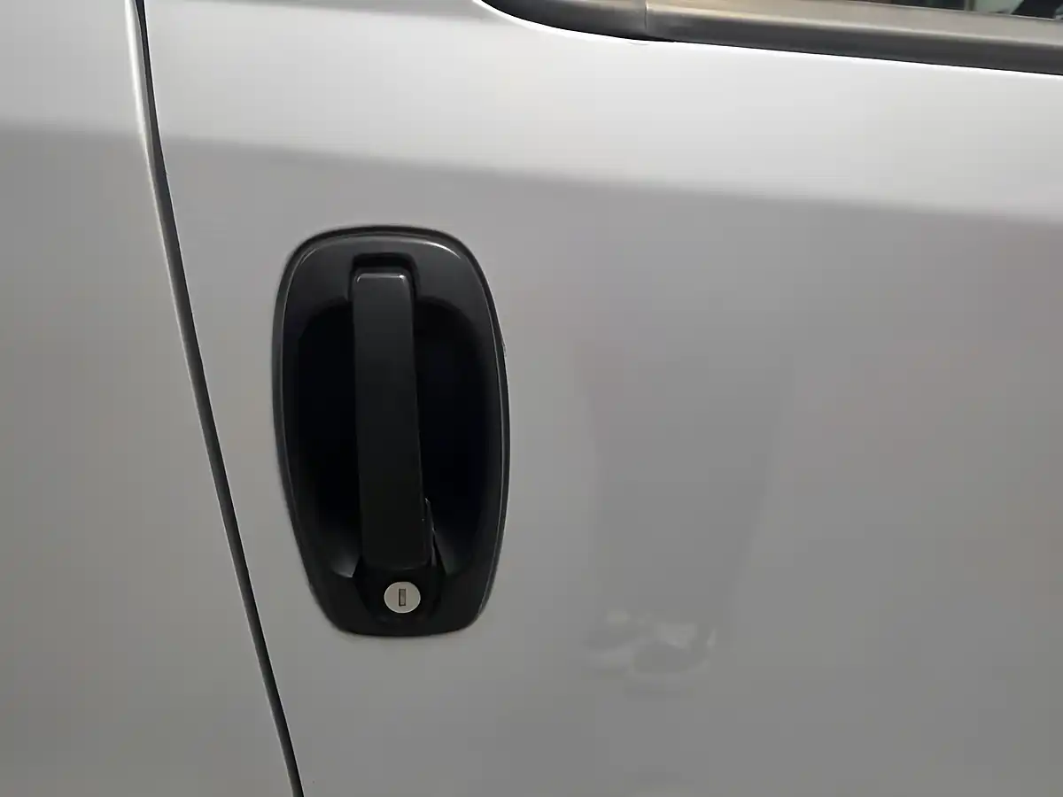 Used 2015 Vauxhall Combo Sportive Silver - Interior and Exterior details 7