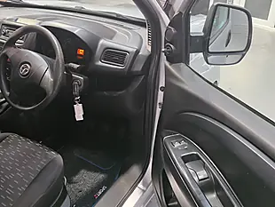Used 2015 Vauxhall Combo Sportive Silver - Interior and Exterior details 9