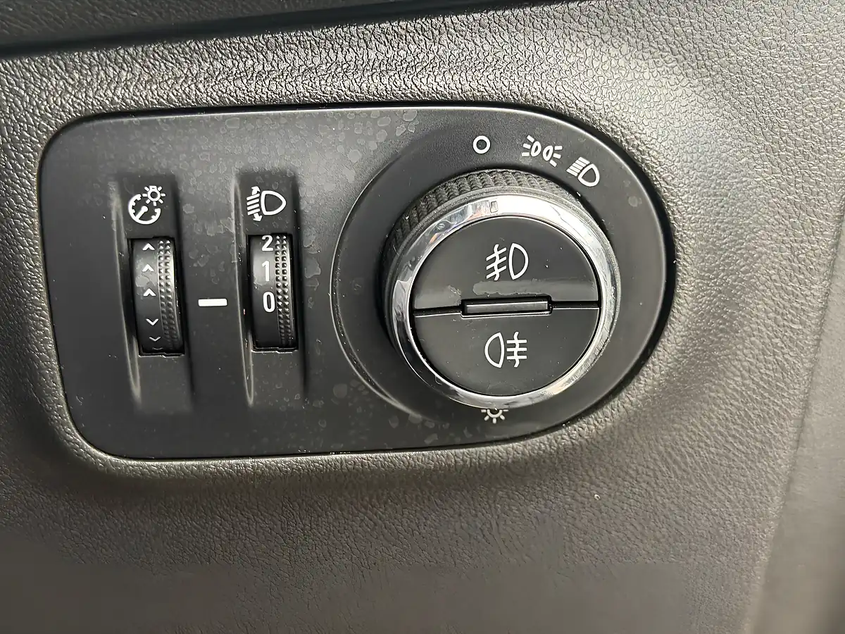 Used 2015 Vauxhall Corsa Design Black - Interior and Exterior details 12