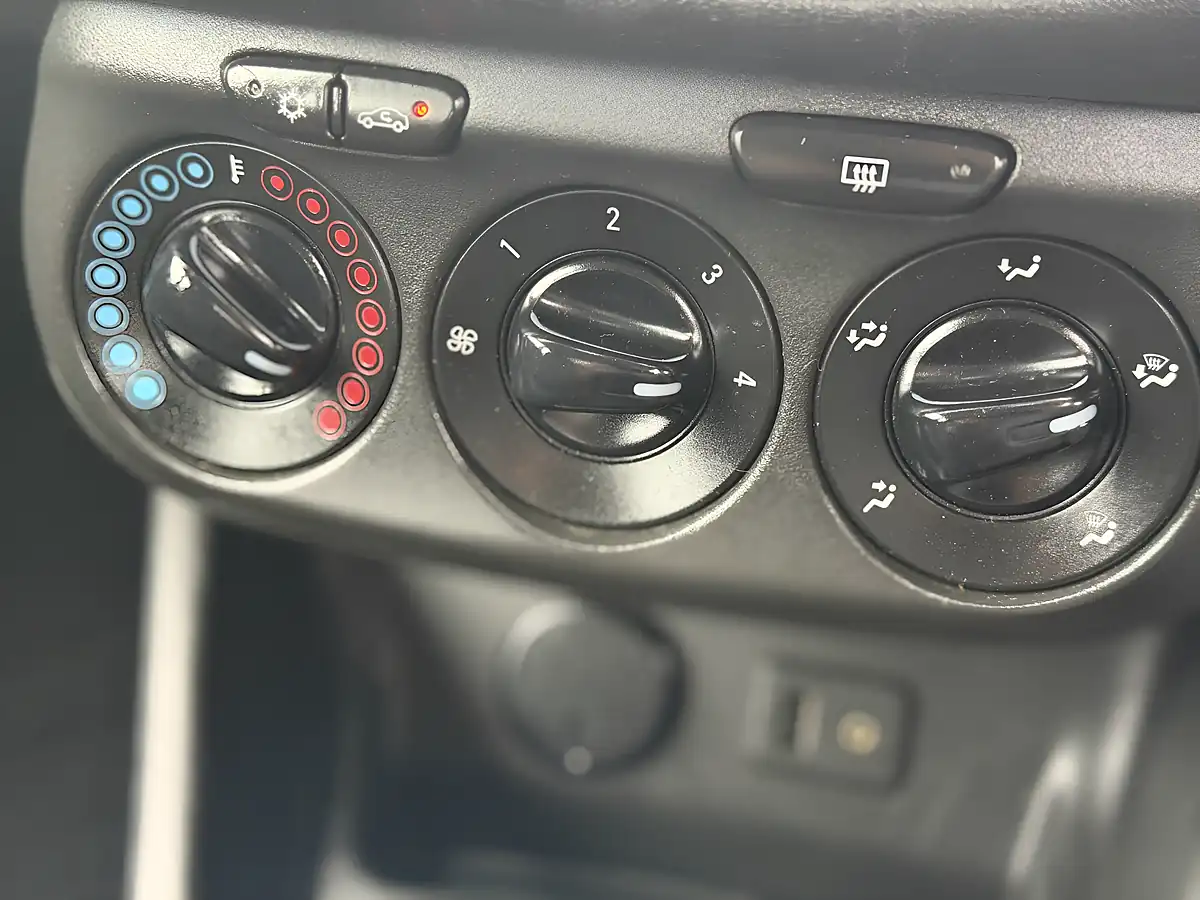 Used 2015 Vauxhall Corsa Design Black - Interior and Exterior details 15
