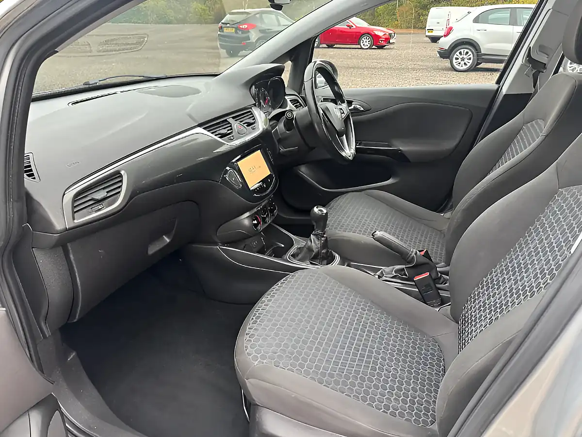Used 2015 Vauxhall Corsa Design Silver - Interior and Exterior details 13