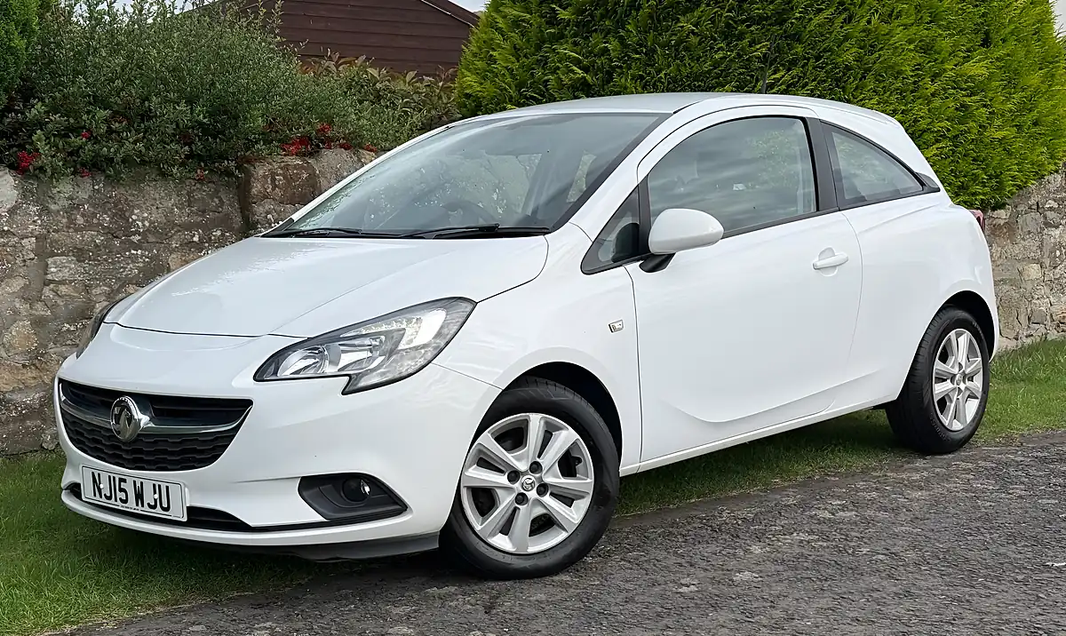 Used 2015 Vauxhall Corsa Design White - Front View