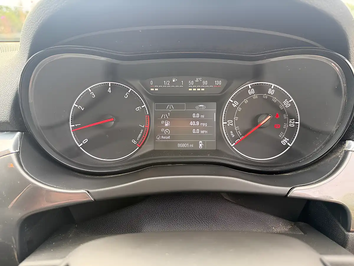 Used 2015 Vauxhall Corsa Design White - Interior and Exterior details 10