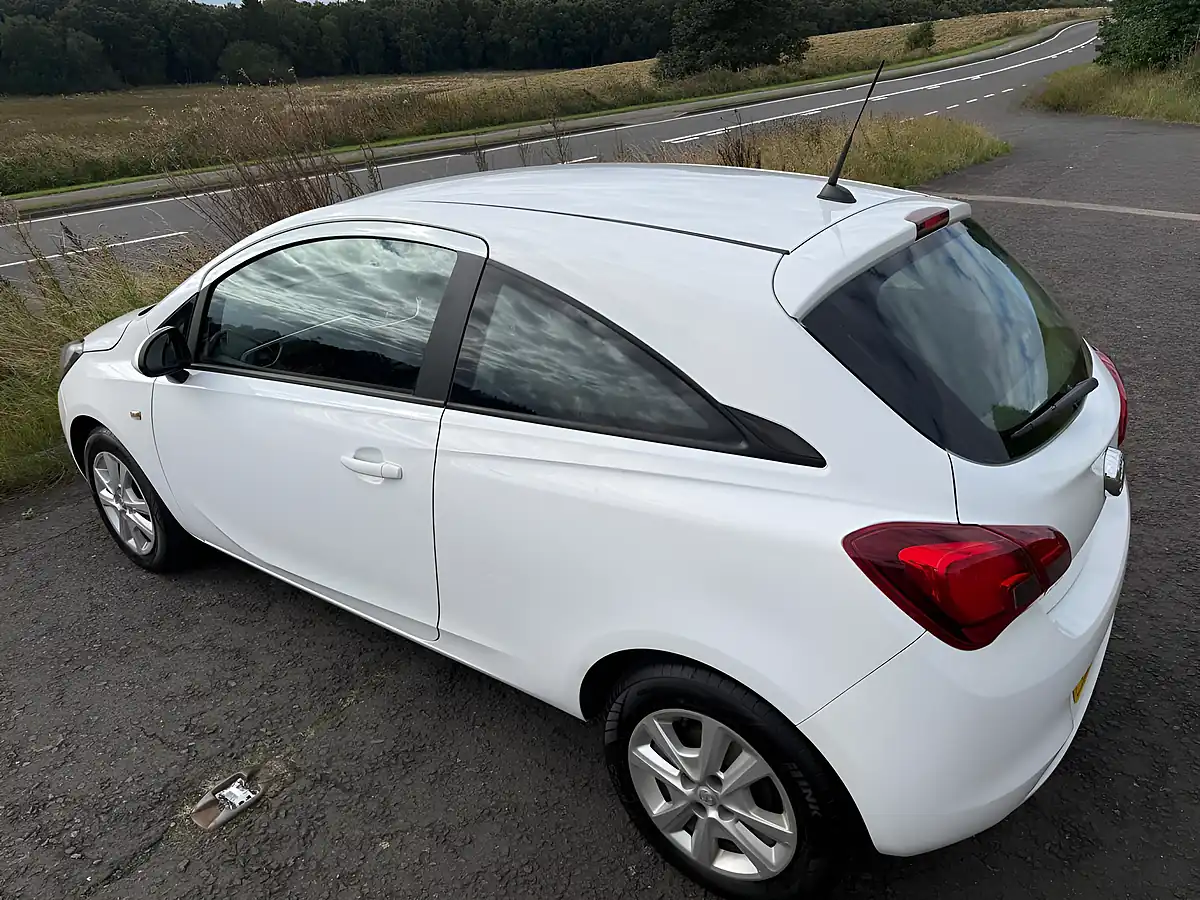 Used 2015 Vauxhall Corsa Design White - Interior and Exterior details 18