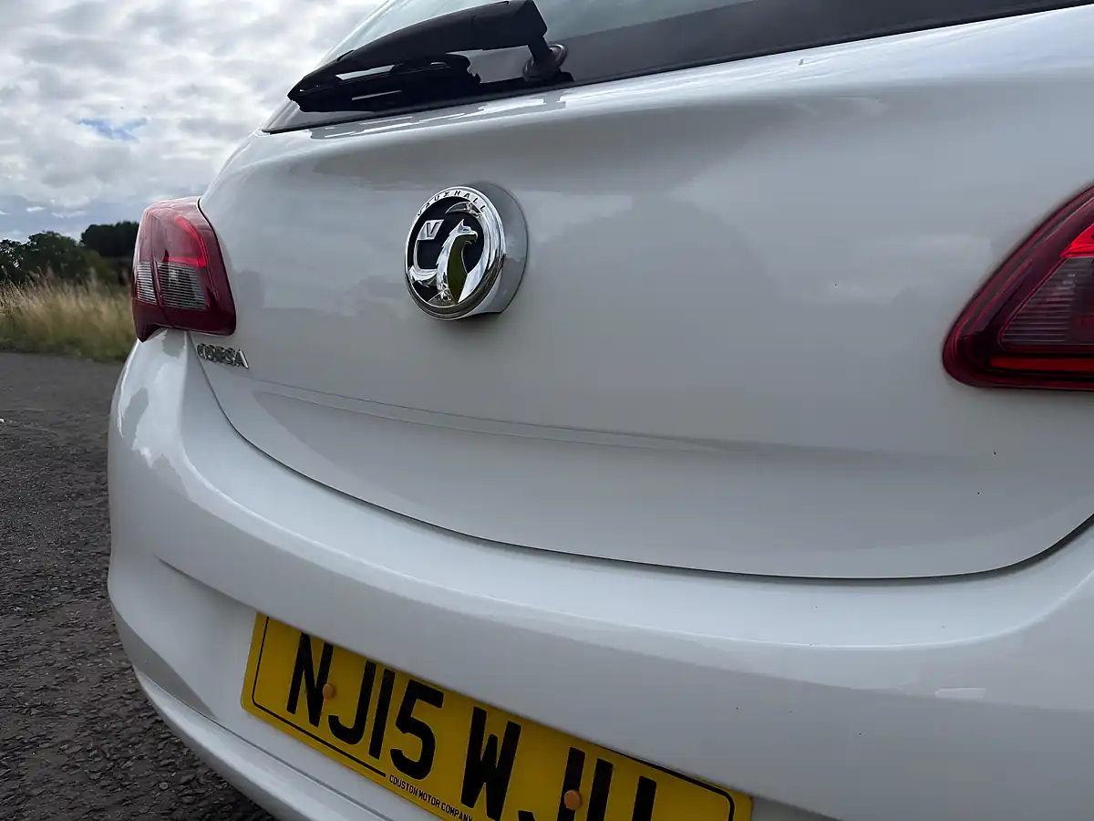 Used 2015 Vauxhall Corsa Design White - Interior and Exterior details 20