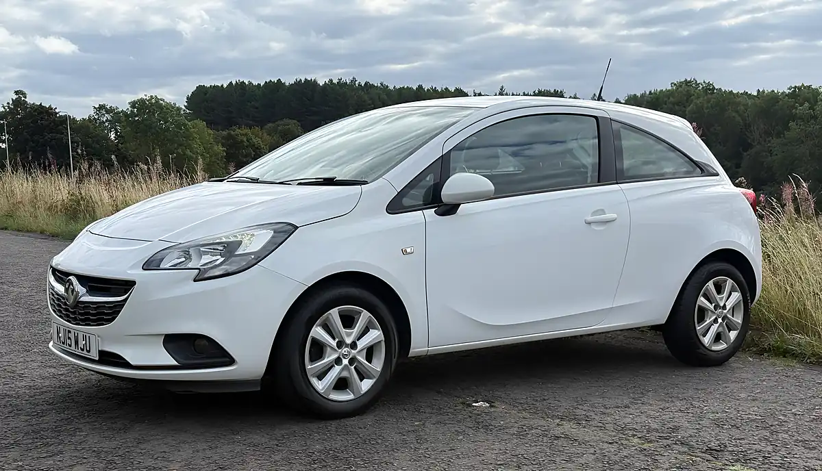 Used 2015 Vauxhall Corsa Design White - Interior and Exterior details 4