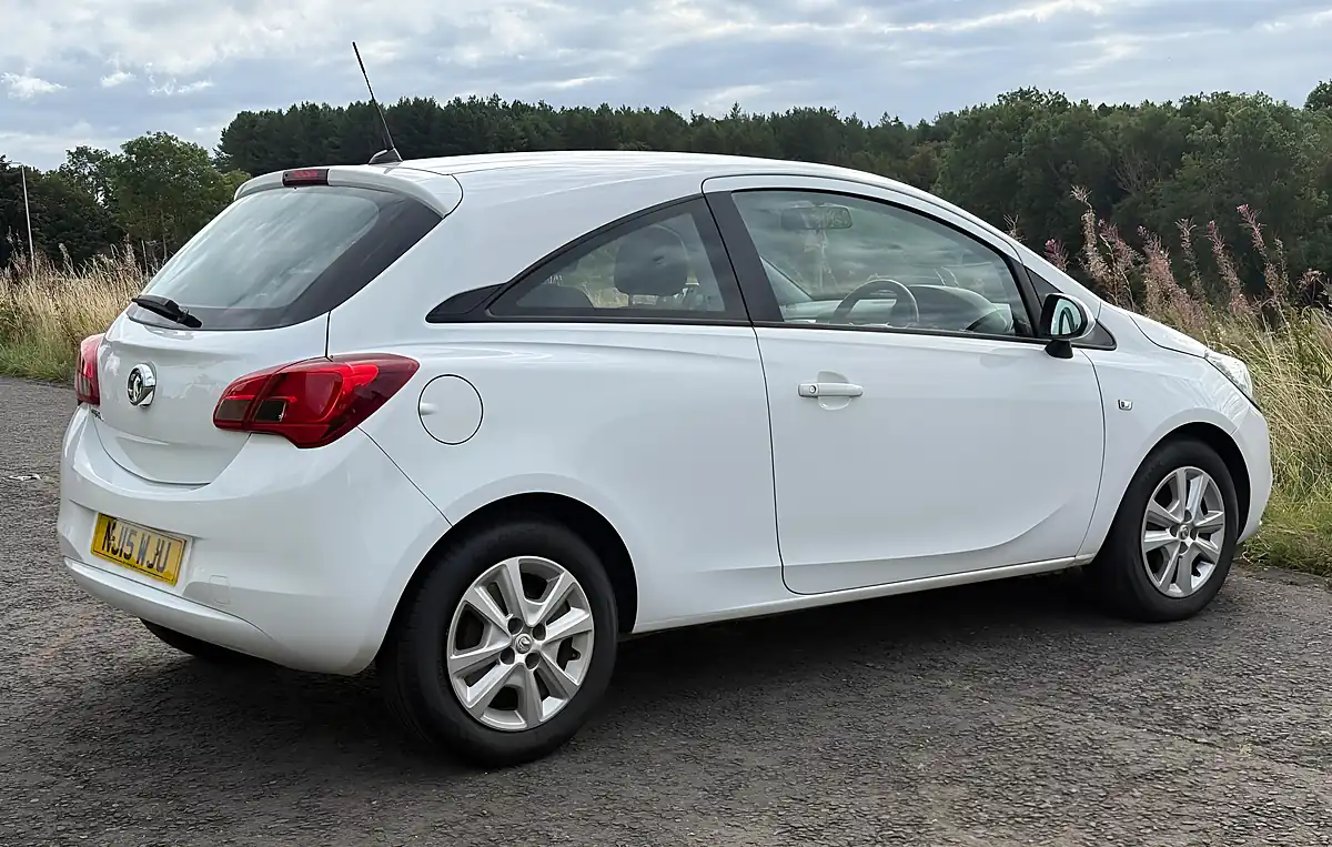 Used 2015 Vauxhall Corsa Design White - Interior and Exterior details 7