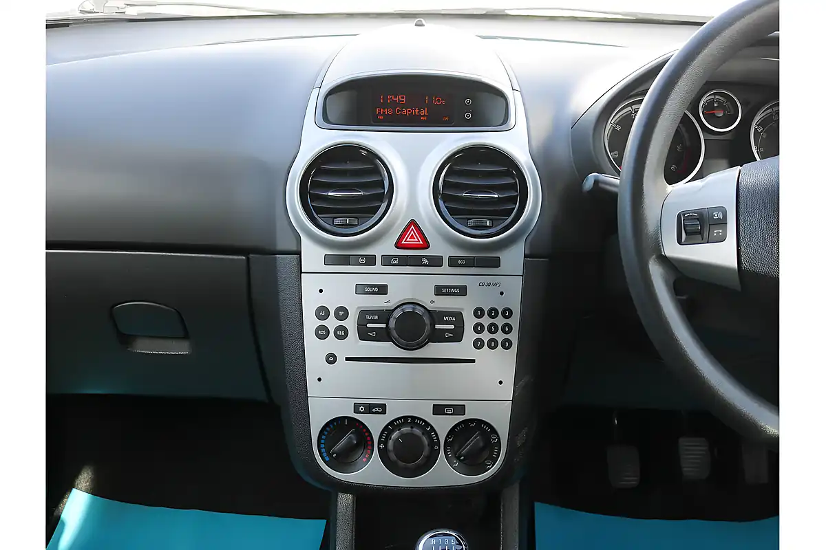 Used 2015 Vauxhall Corsa Ecoflex S Grey - Interior and Exterior details 13