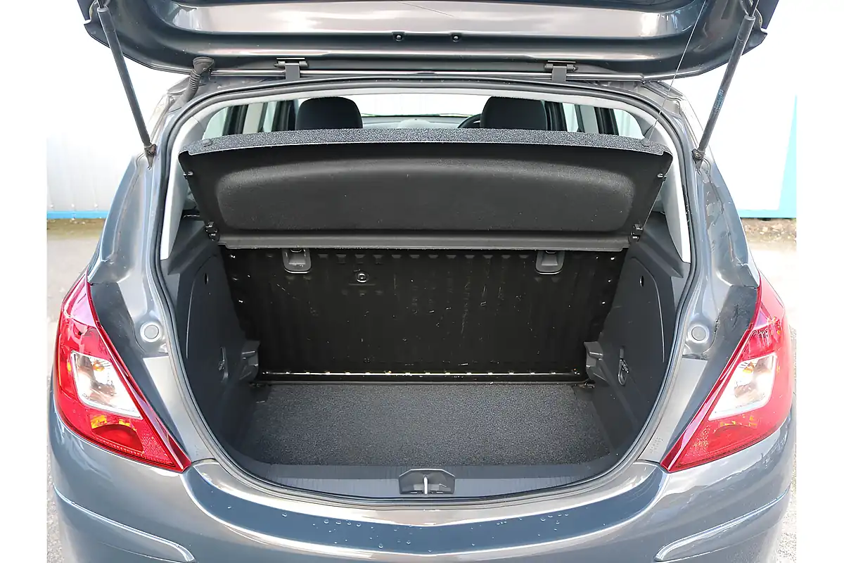 Used 2015 Vauxhall Corsa Ecoflex S Grey - Interior and Exterior details 18