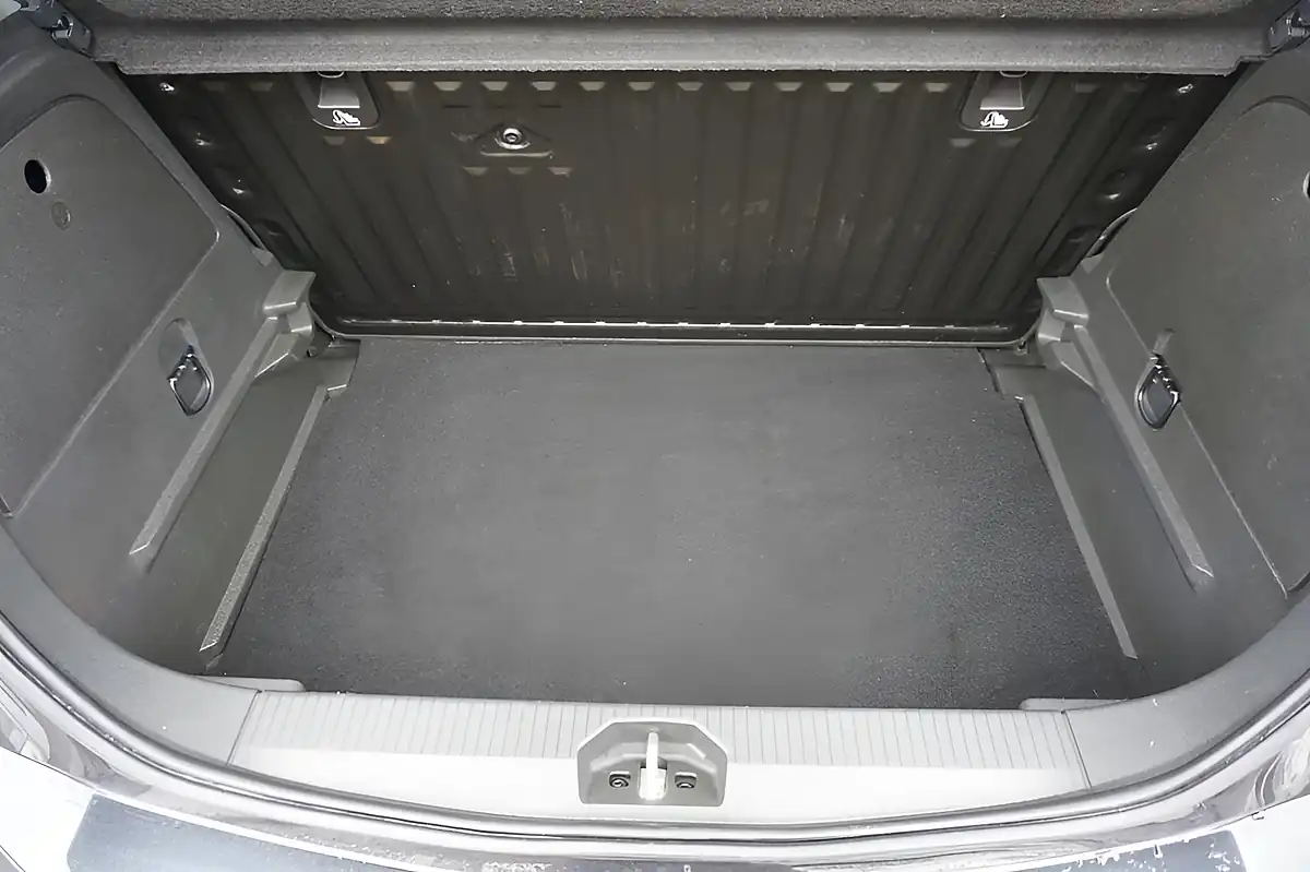 Used 2015 Vauxhall Corsa Energy Black - Interior and Exterior details 12