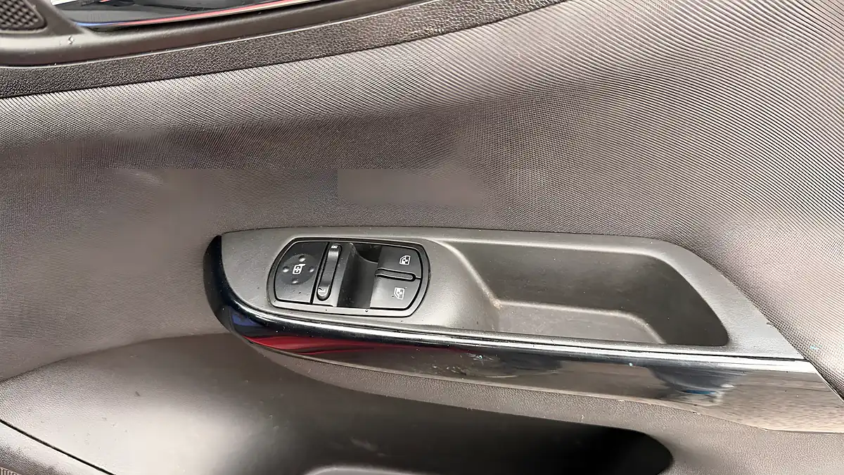 Used 2015 Vauxhall Corsa Energy Red - Interior and Exterior details 16