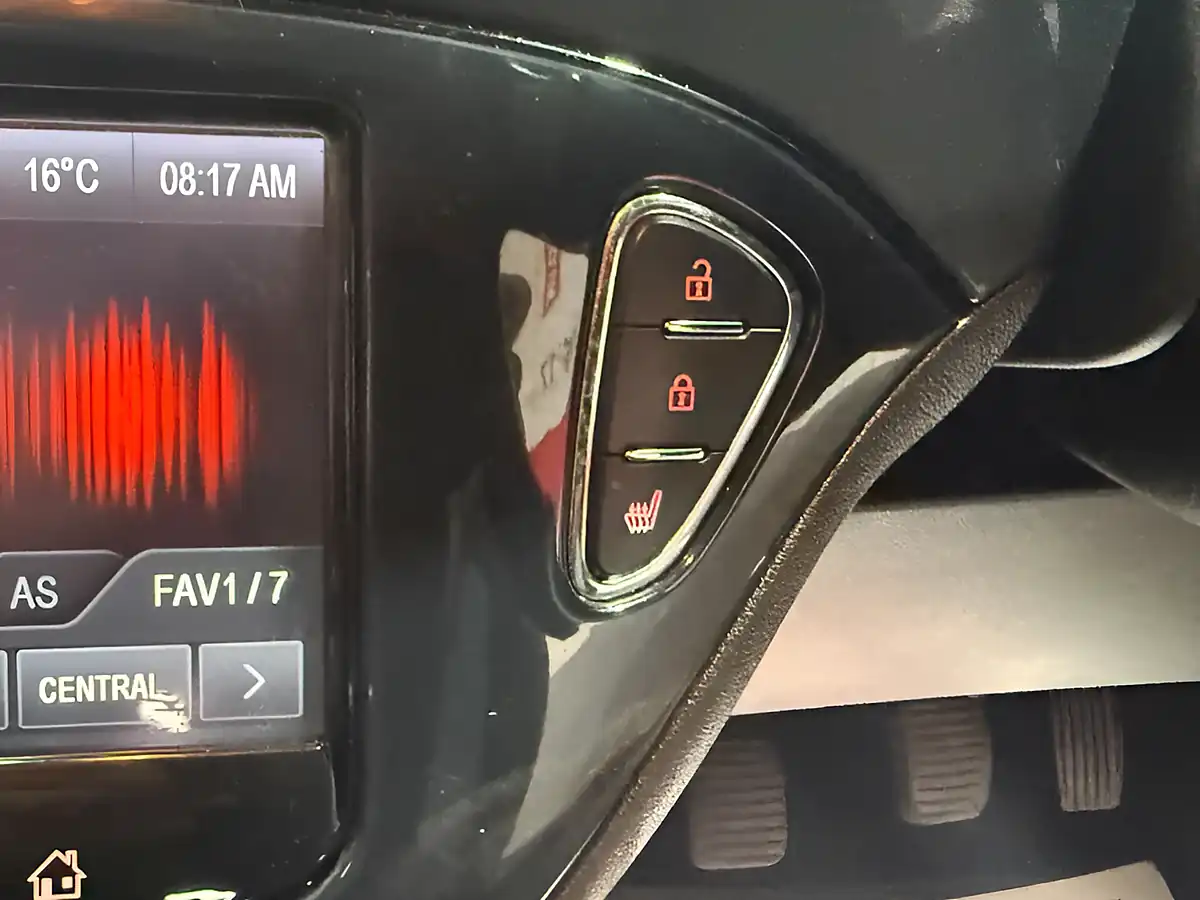 Used 2015 Vauxhall Corsa Energy Silver - Interior and Exterior details 17
