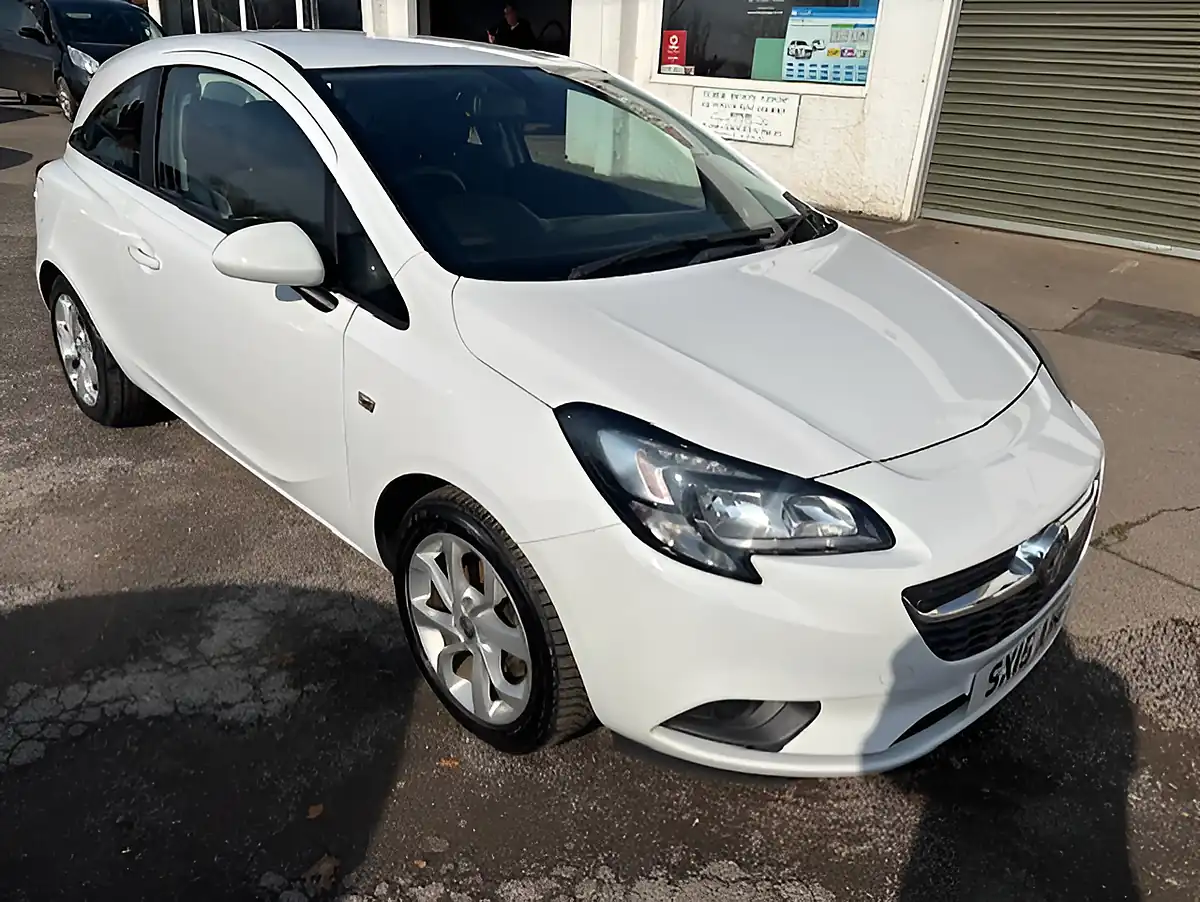 Used 2015 Vauxhall Corsa Excite a/C White - Front View
