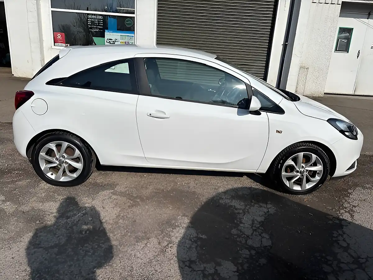 Used 2015 Vauxhall Corsa Excite a/C White - Interior and Exterior details 9