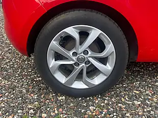 Used 2015 Vauxhall Corsa Excite Ac Red - Interior and Exterior details 12