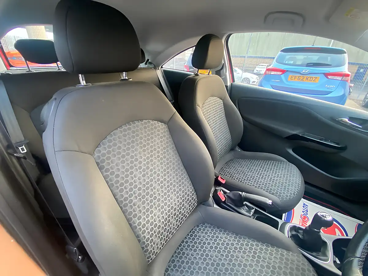 Used 2015 Vauxhall Corsa Excite Ac Red - Interior and Exterior details 17