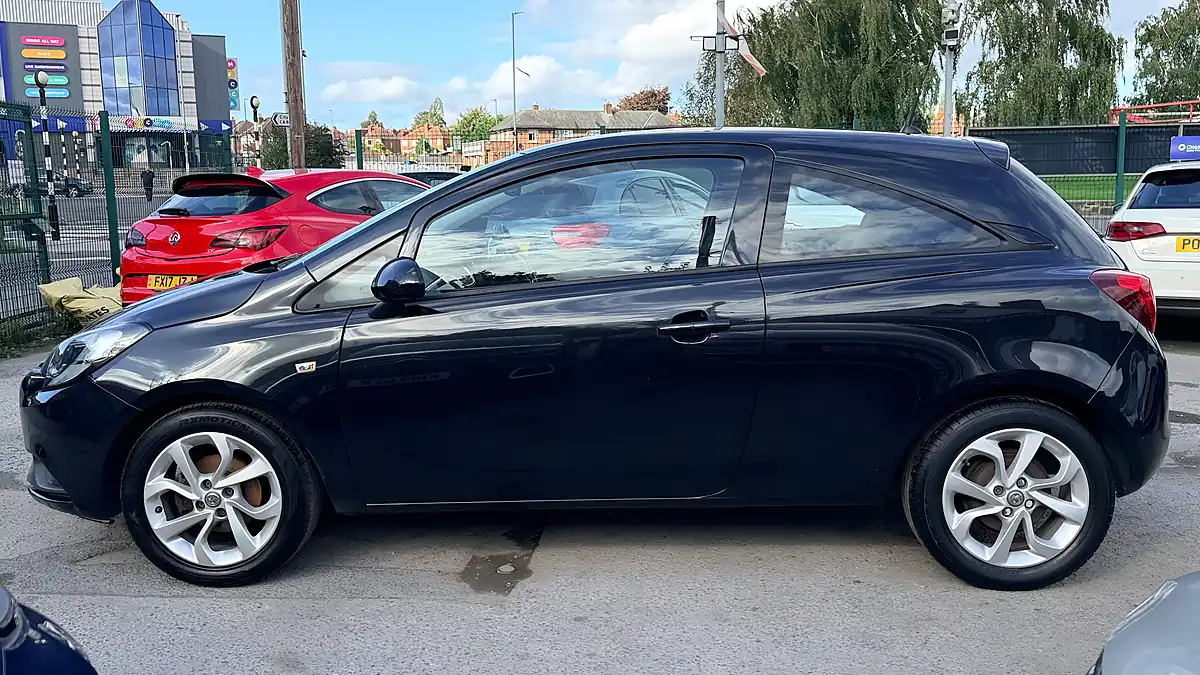 Used 2015 Vauxhall Corsa Excite Black - Interior and Exterior details 6