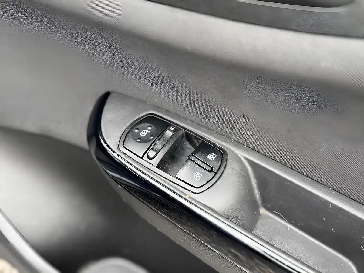 Used 2015 Vauxhall Corsa Excite Black - Interior and Exterior details 11
