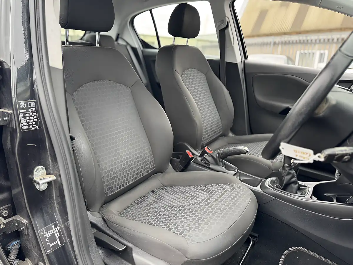 Used 2015 Vauxhall Corsa Excite Black - Interior and Exterior details 16