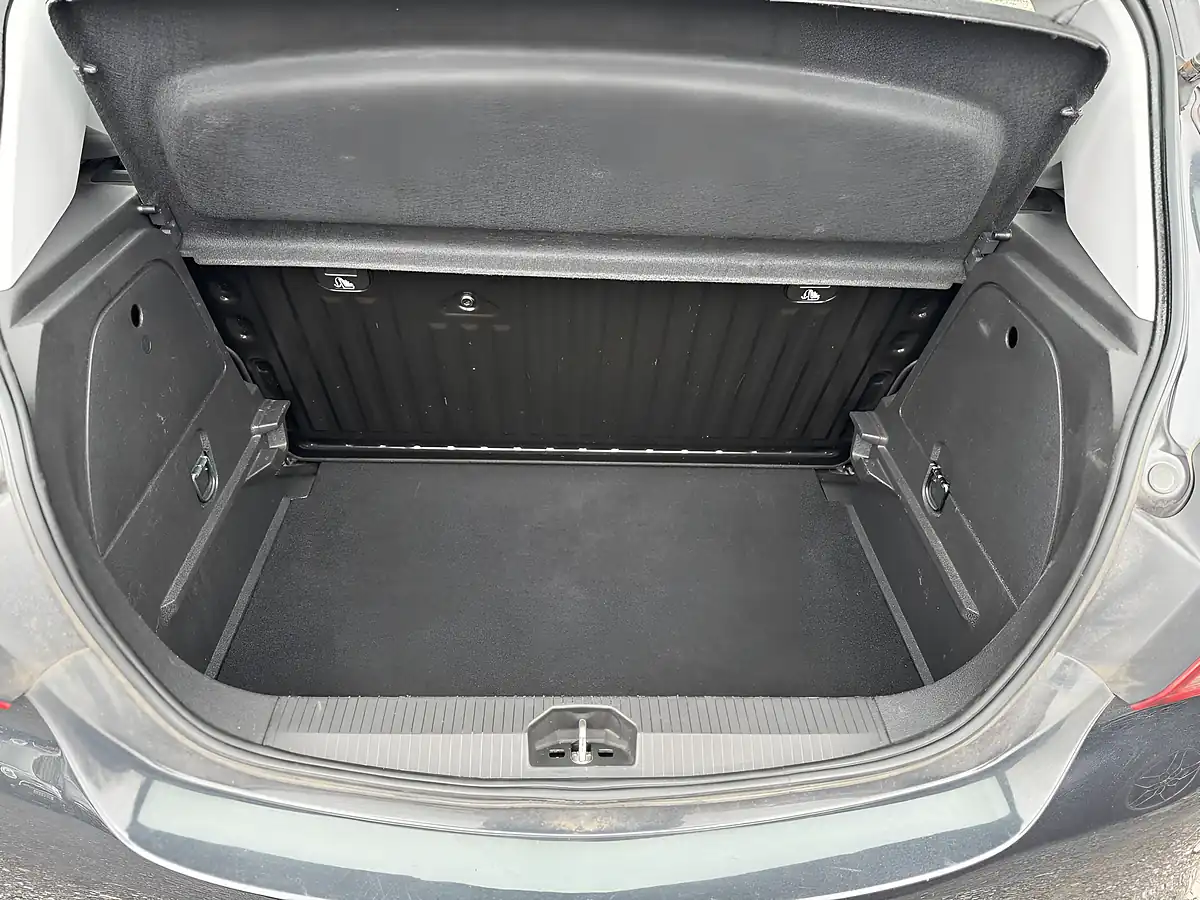 Used 2015 Vauxhall Corsa Excite Black - Interior and Exterior details 19