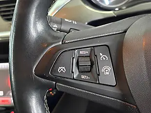 Used 2015 Vauxhall Corsa Excite Green - Interior and Exterior details 13