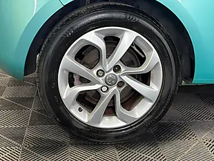 Used 2015 Vauxhall Corsa Excite Green - Interior and Exterior details 14