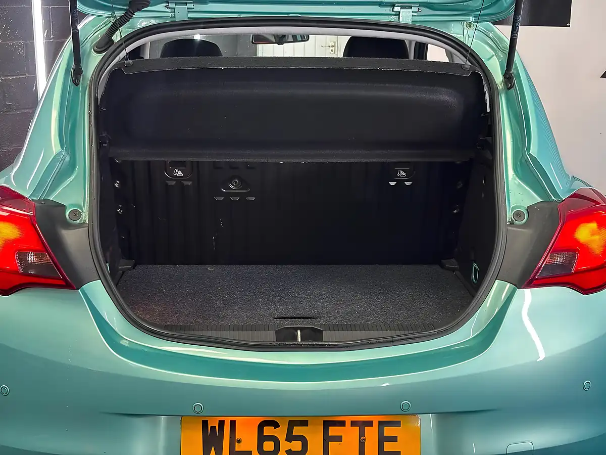Used 2015 Vauxhall Corsa Excite Green - Interior and Exterior details 17