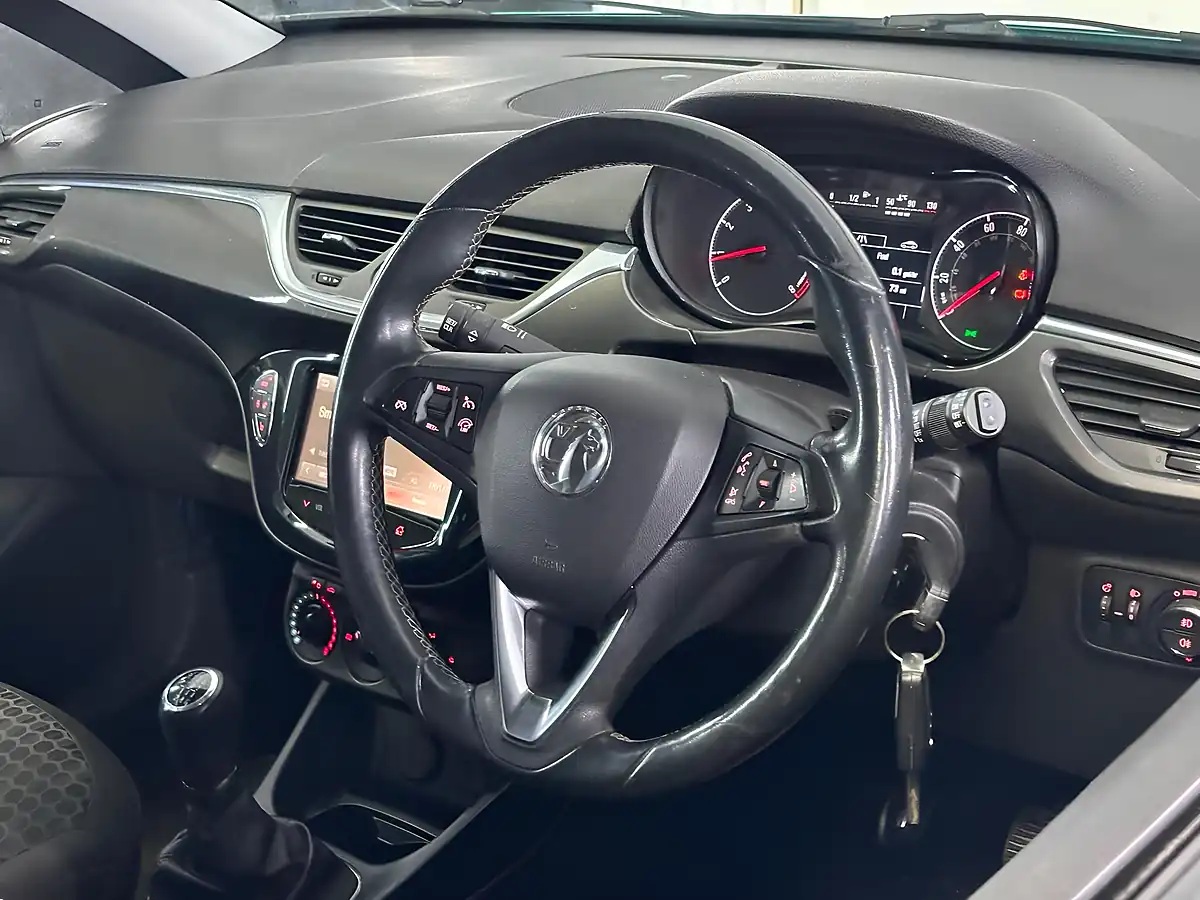 Used 2015 Vauxhall Corsa Excite Green - Interior and Exterior details 18