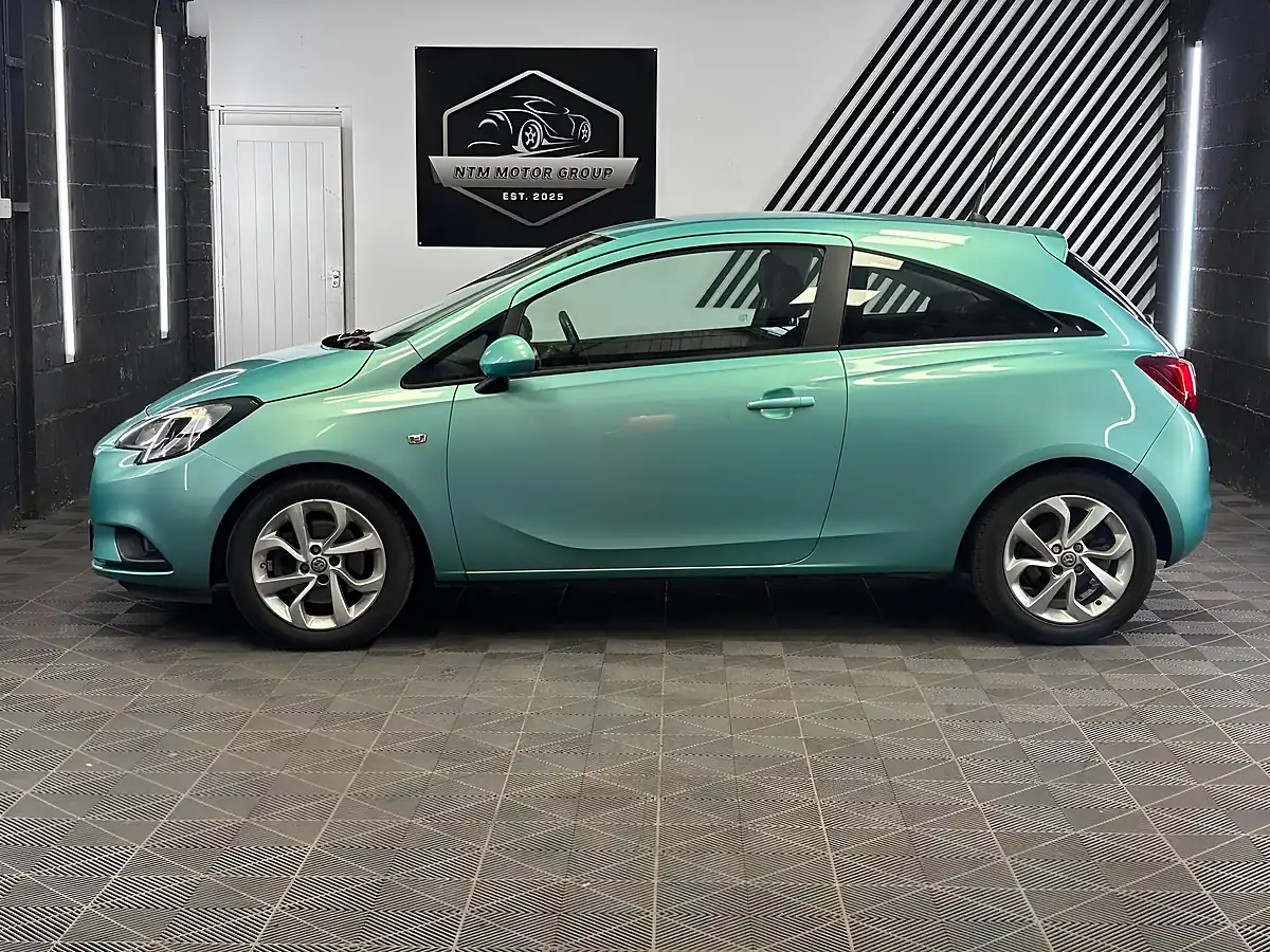 Used 2015 Vauxhall Corsa Excite Green - Interior and Exterior details 5