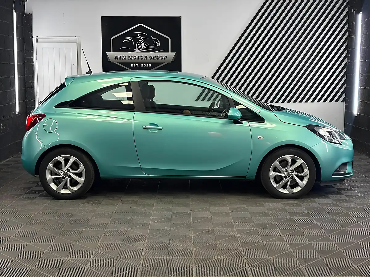 Used 2015 Vauxhall Corsa Excite Green - Interior and Exterior details 7
